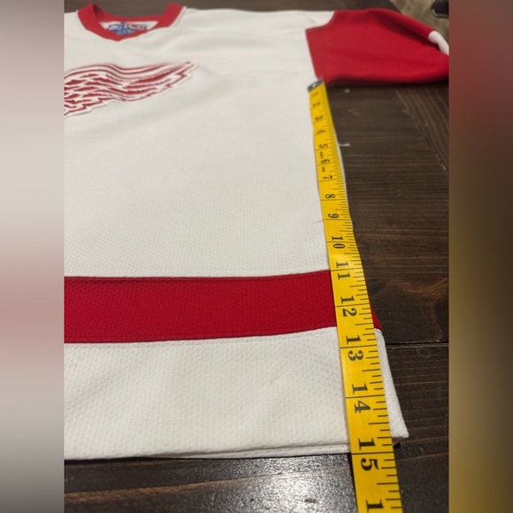 Vintage Detroit Redwings Starter NHL Hockey Jersey - Picture 10 of 11